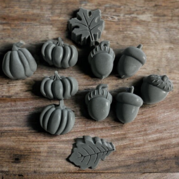 Hand Crafted Soap - Fall Charcoal Eucalyptus - Picture 2 of 4